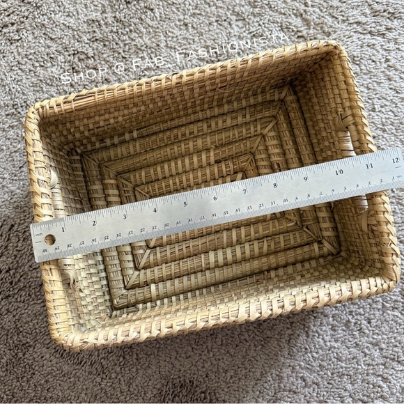 Large Woven Basket with side handles - Picture 7 of 9